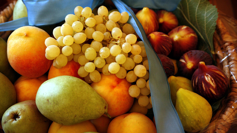 Τελικά πόσο φαγητό πετάνε τα ελληνικά νοικοκυριά και τι επιπτώσεις έχει αυτό;